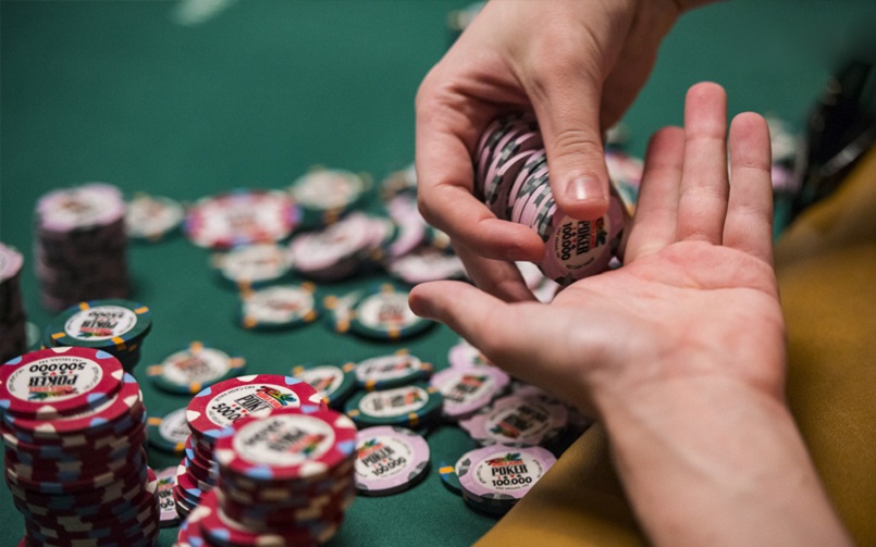 Giải đáp thắc mắc Bluff trong Poker là gì
