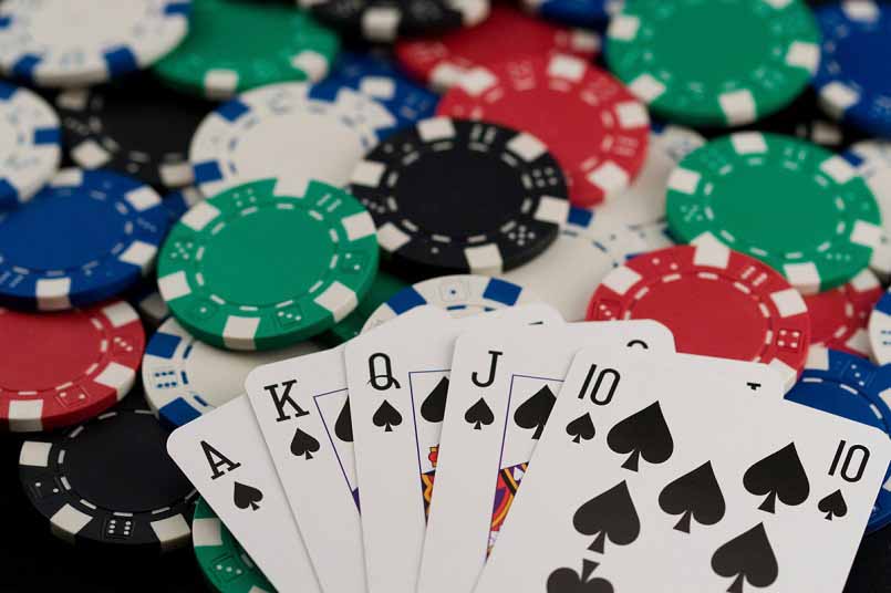 Bạn nên nắm rõ từng kiểu bài trong Poker gọi là gì